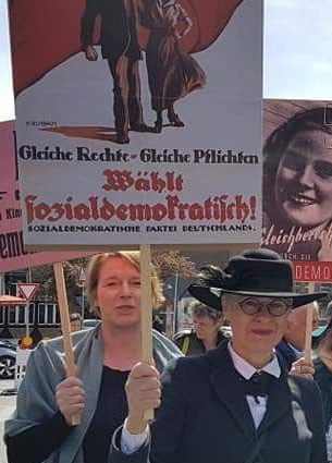 Britta-Schlage-Demo-100-Jahre-Frauenwahlrecht